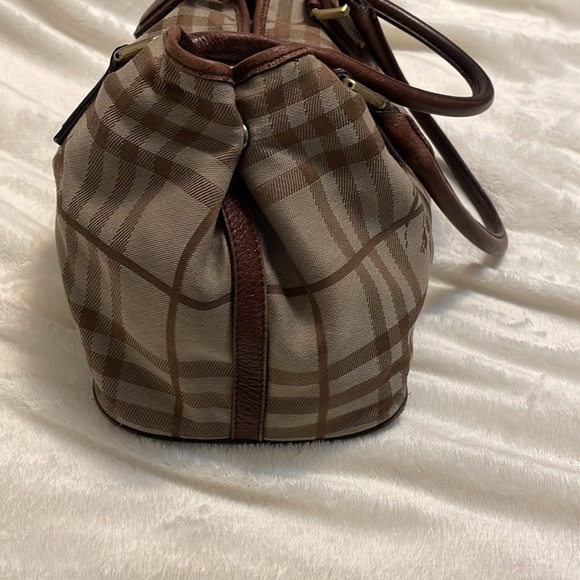 Authentic Burberry Women’s Handbag - Picture 4 of 8
